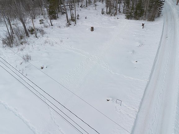 4th image of 103 River Road