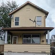 1st image of 11 Bruce Ln