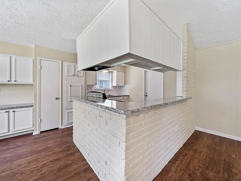 7962 Southmeadow Dr — Photo 7