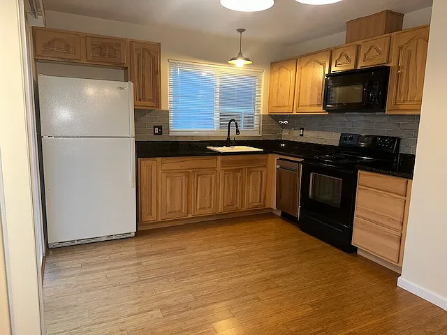 1515 Gladstone Way — Photo 4