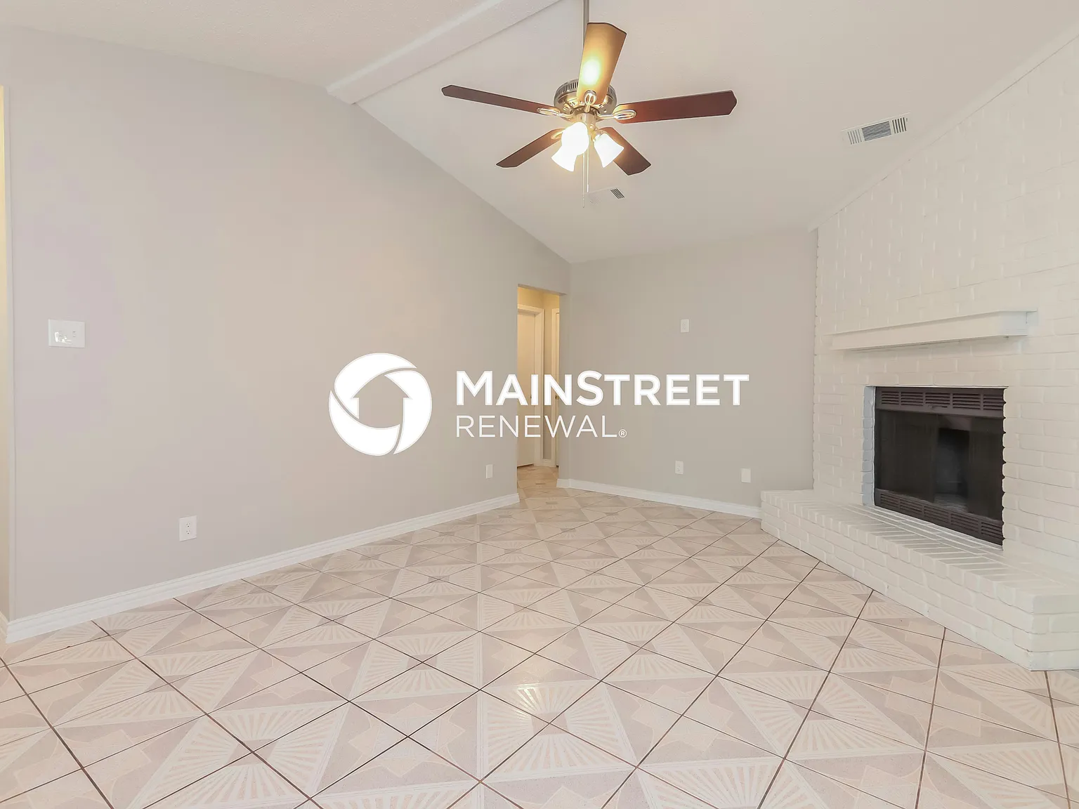 2400 Markland St — Photo 4