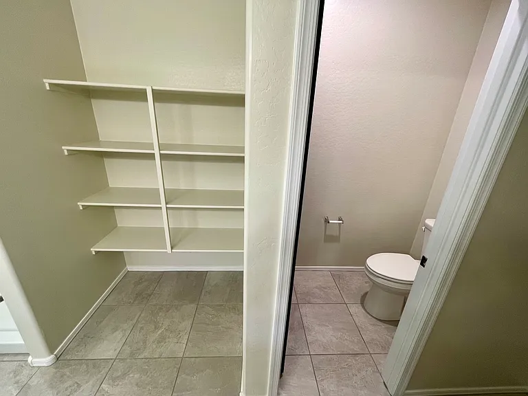 18563 W Desert Hollow Dr — Photo 16