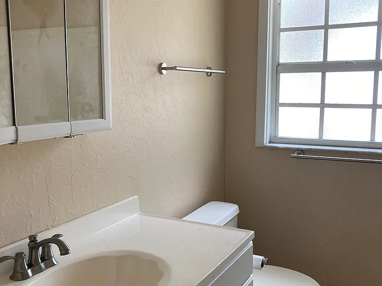 3195 Irving St — Photo 10