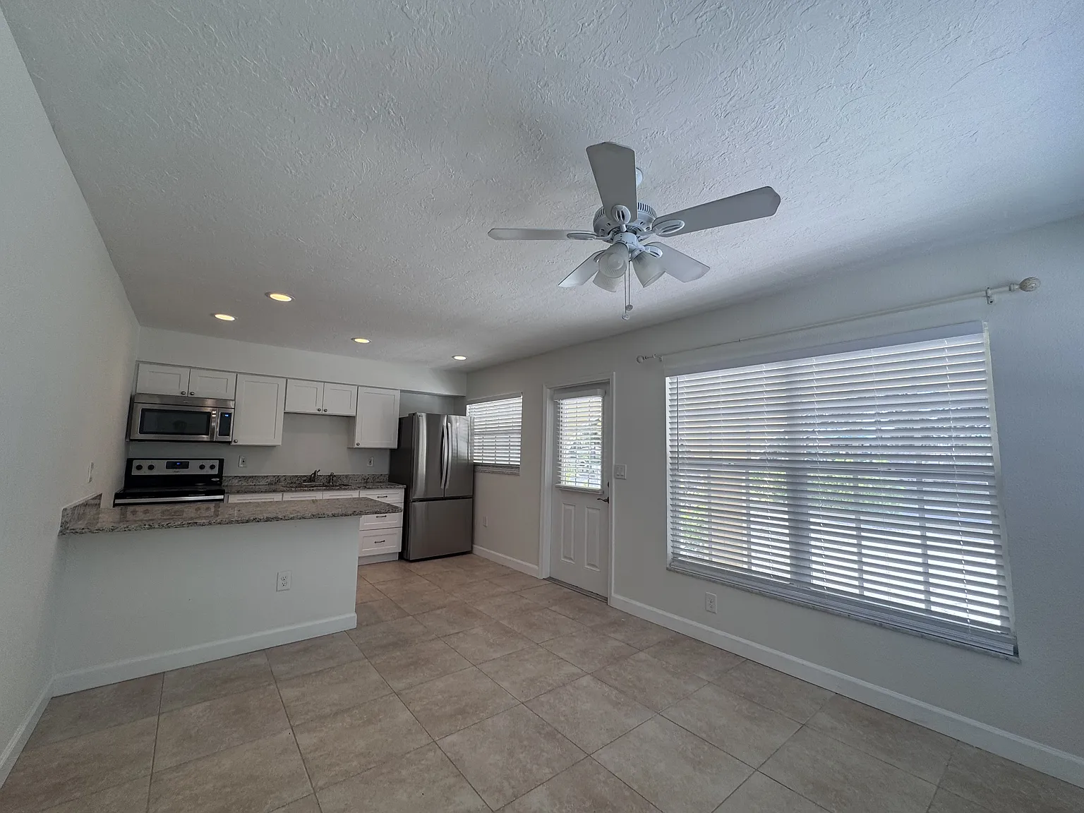 420 Palmetto Ct — Photo 4