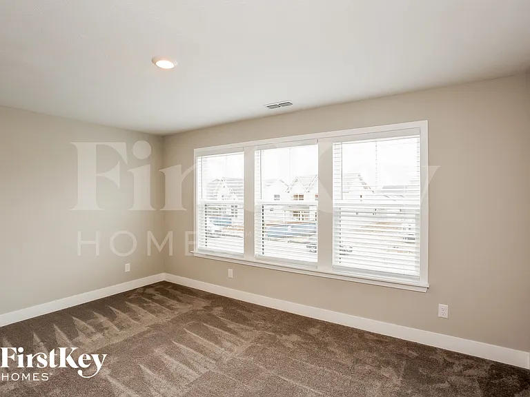 2229 W 171st St — Photo 10