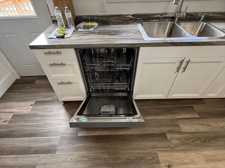415 S 1st St — Photo 10