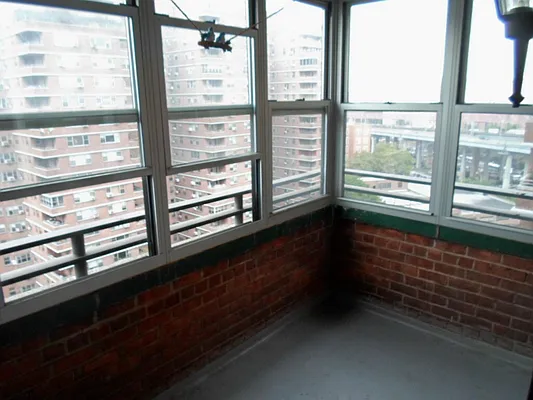 Sold by Manhattan Network Inc. | media 14