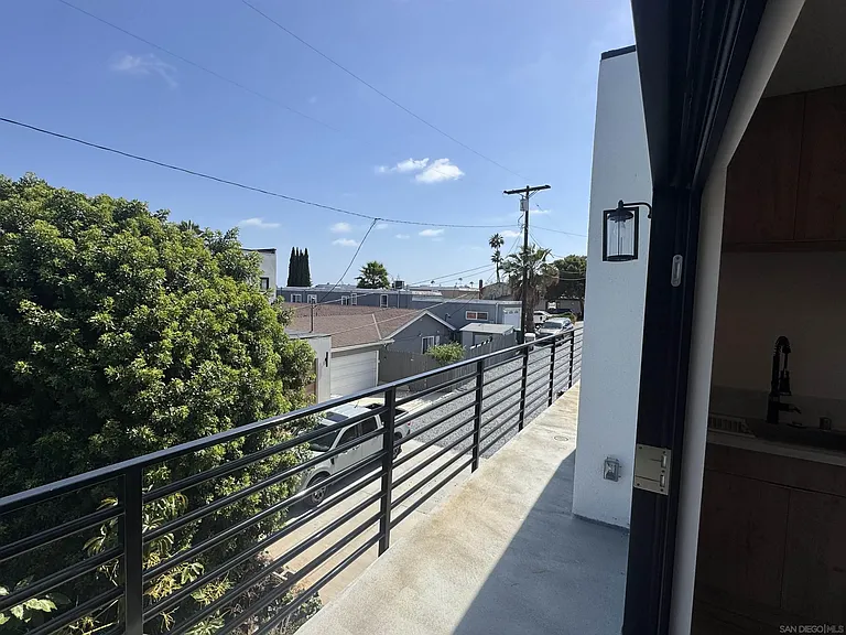 2527 Beryl St — Photo 22