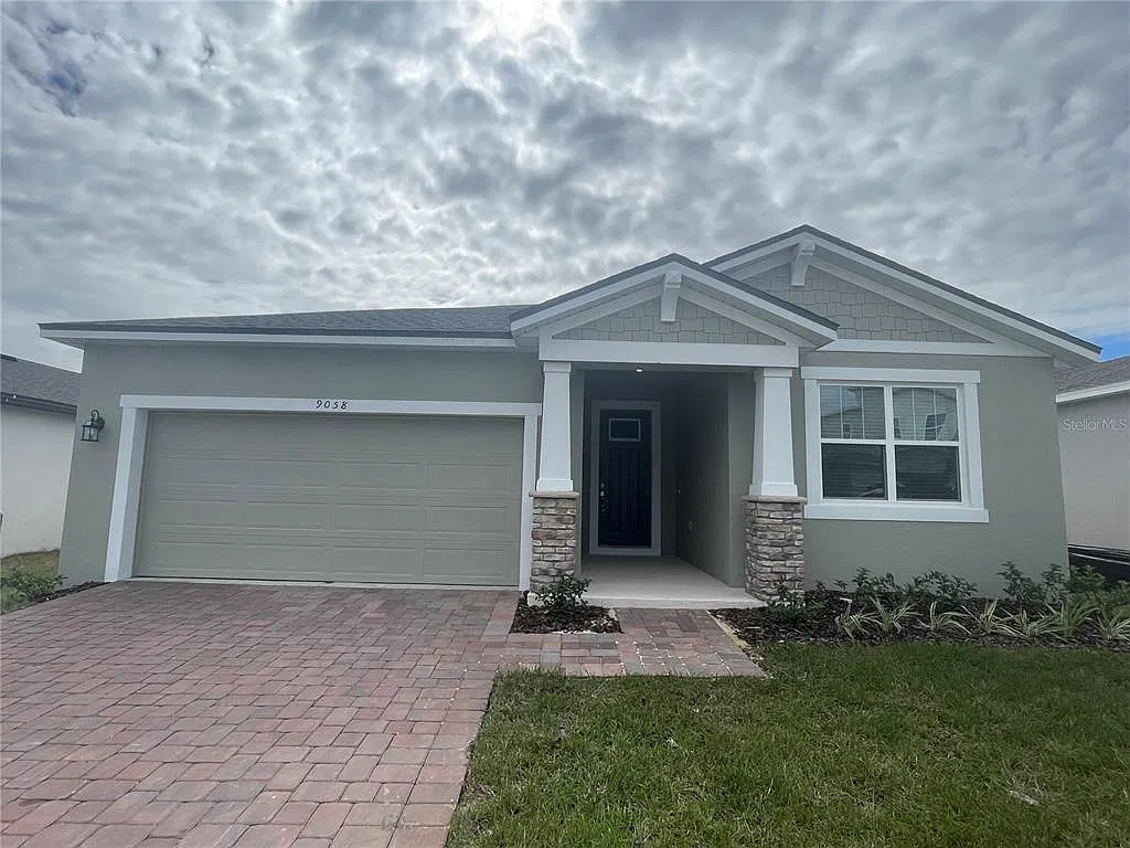 3 bed, 2.0 bath, 1731 sqft, $2,550 — Photo 2