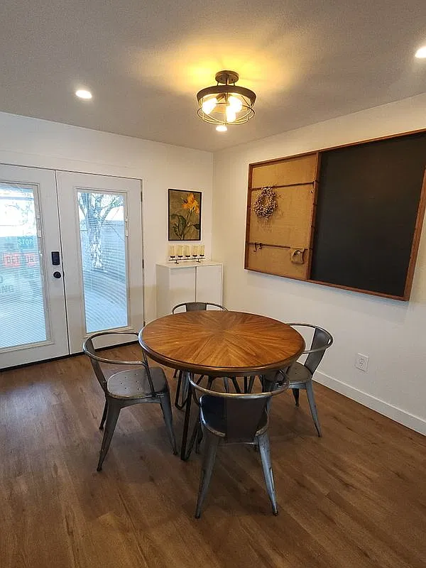 3 bed, 2.5 bath, 1496 sqft, $2,600 — Photo 4
