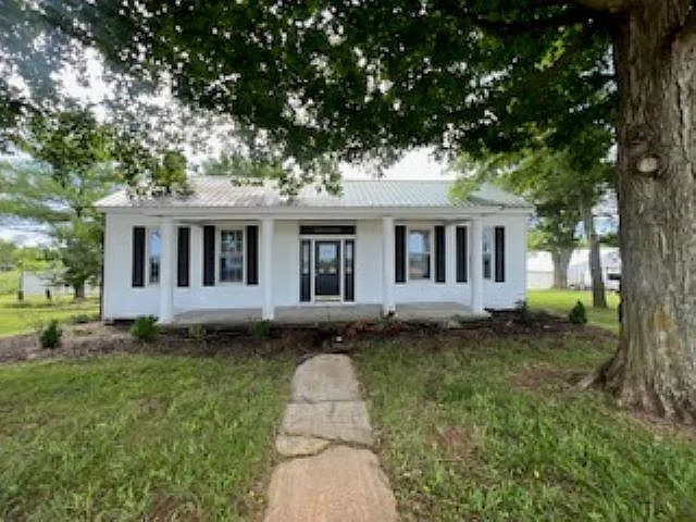 8643 Russellville Rd photo 1