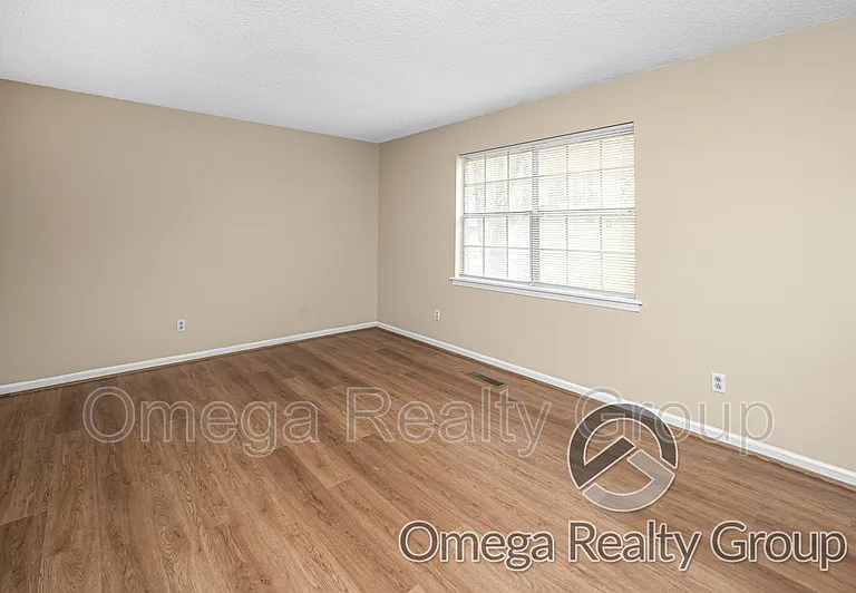 1830 Christian St — Photo 7