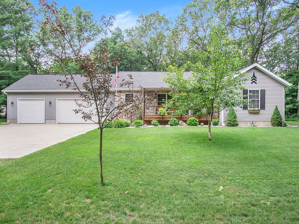 1st image of 475 Fernwood Ln