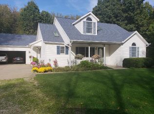 53636 Stevens Ln, Three Rivers, MI 49093