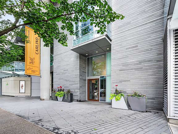 2nd image of 1111 Alberni St #3406