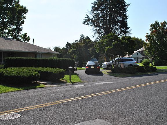 2nd image of 200 N Greenwood Ave