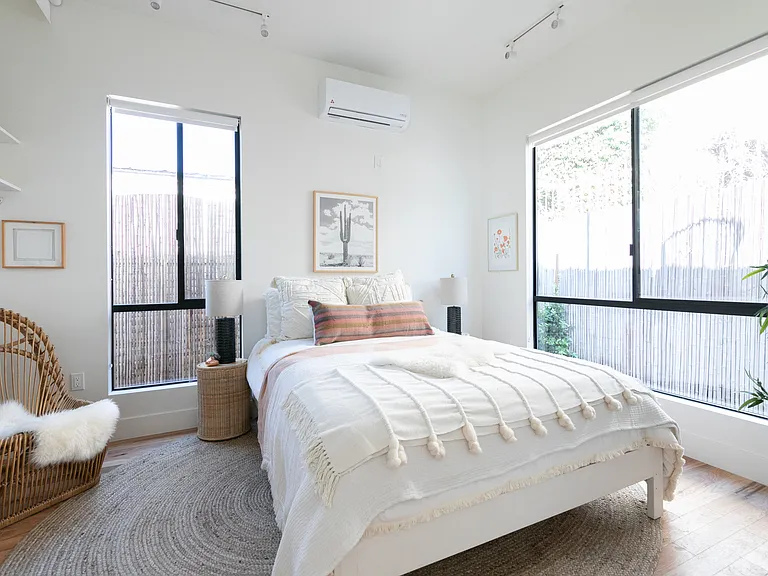 4543 Pickford St #1/4 — Photo 19