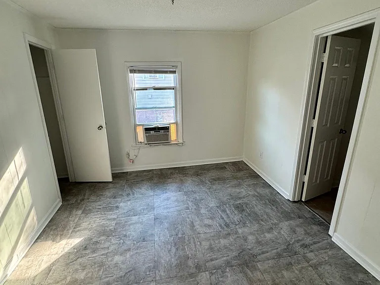 609 N Logan St — Photo 8