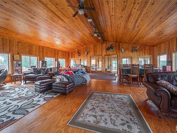 3rd image of 2264 Wurtz Rd