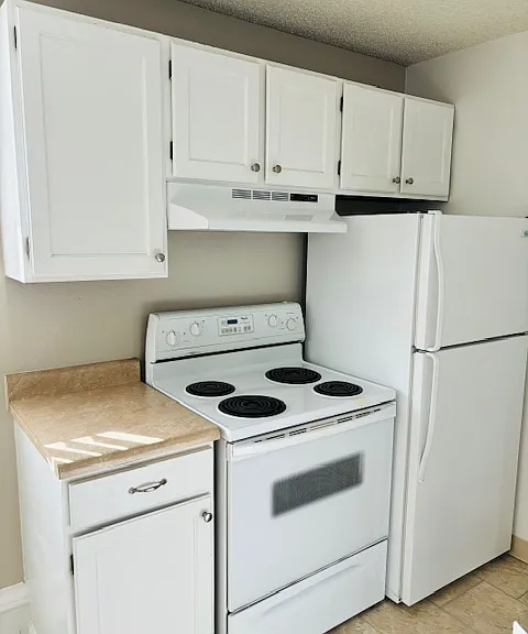 Experience the charm of this well-equipped, modern kitchen. Experience the charm of this well-equipped, modern kitchen.
