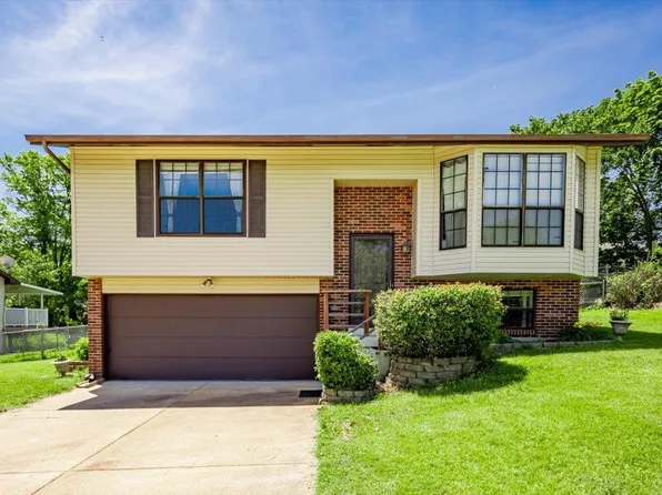 1716 Parkside Pl, Imperial, MO 63052