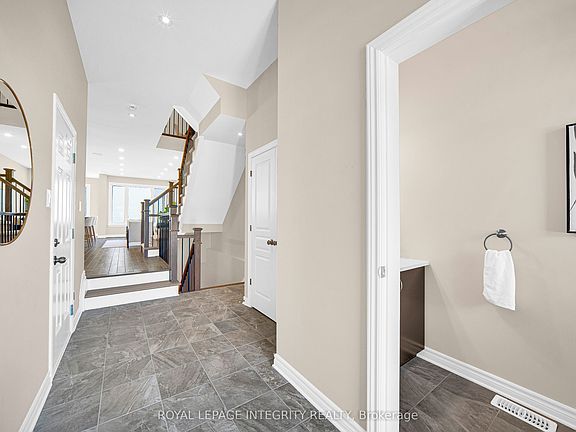 3rd image of 256 Dolce Cres
