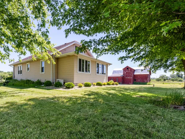 887 Hinchman Rd, Baroda, MI 49101