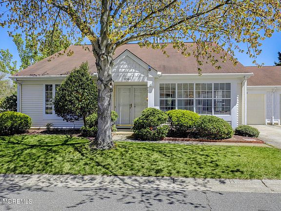 3rd image of 1056 Buckingham Drive #A