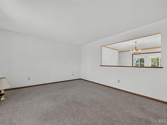 5th image of 146 Hickory Dr