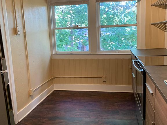 Kitchen nook for breakfast table