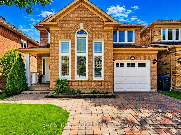 3158 Rock Harbour Rd, Mississauga, ON L5B 4G4