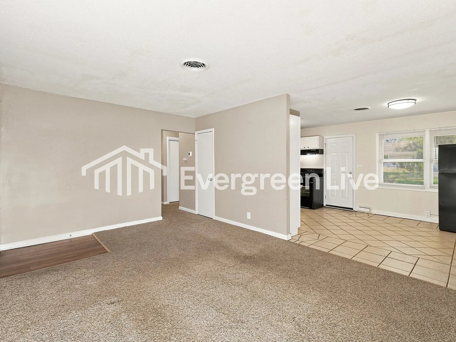 3 bed, 1.0 bath, 936 sqft, $1,295 — Photo 3