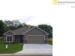 511 SW Russell St, Oak Grove, MO 64075
