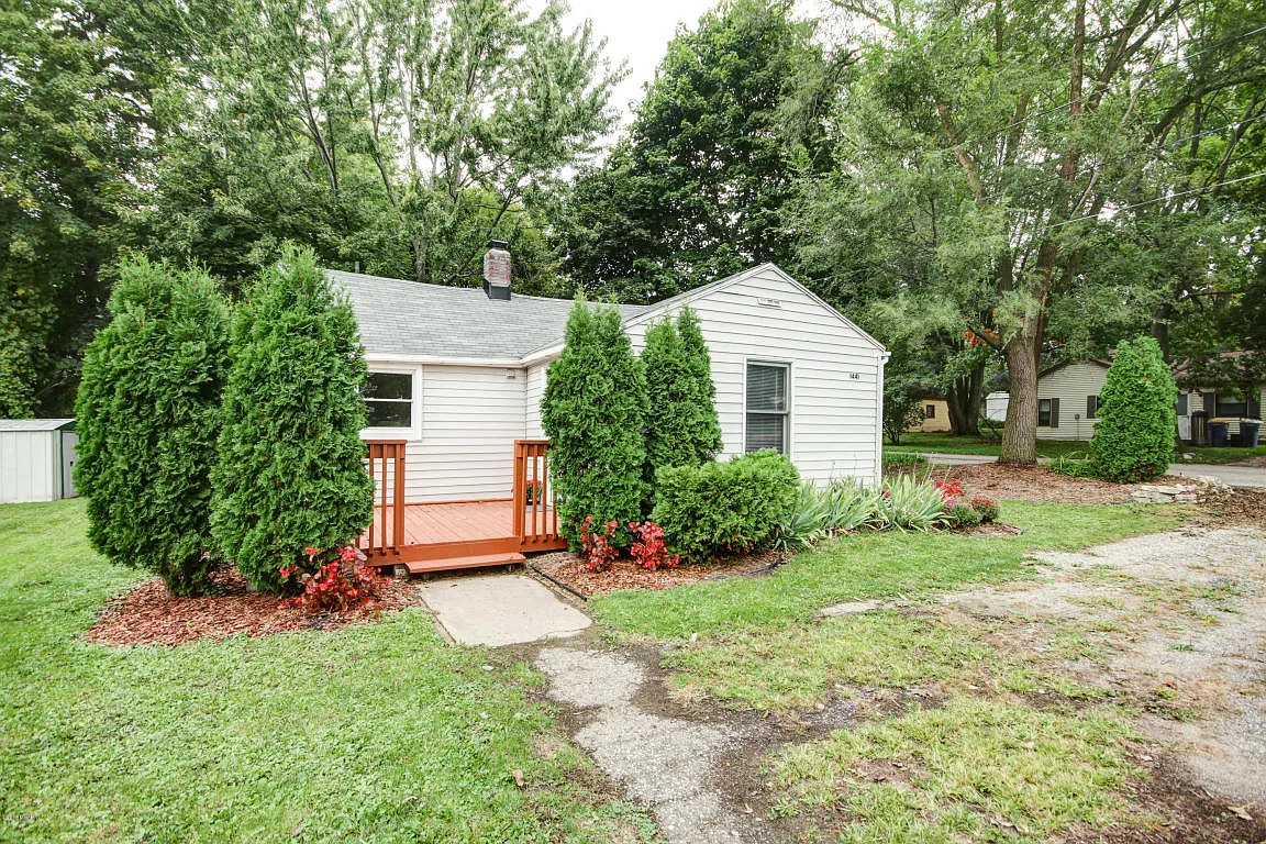 1441 Bradford St NE photo 1