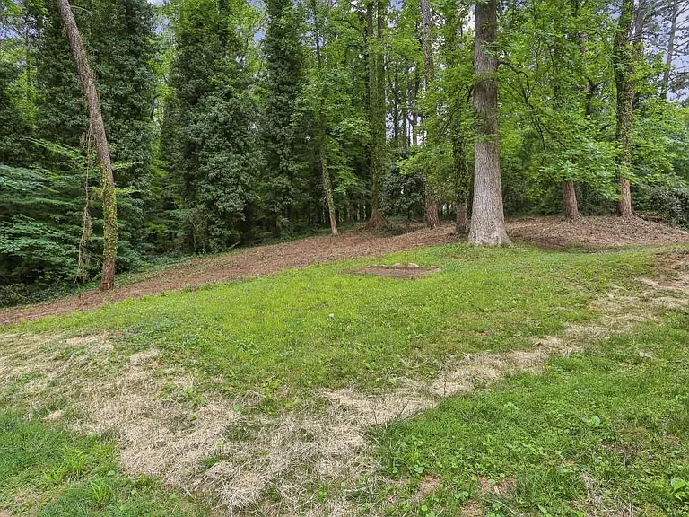 2893 White Oak Dr — Photo 16