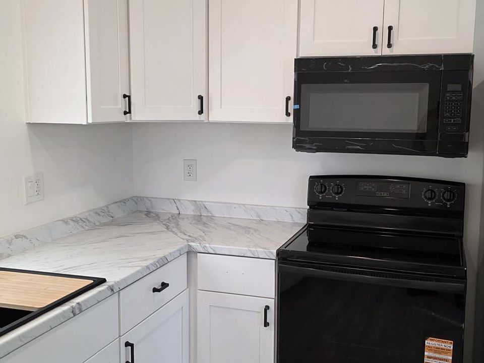 1st image of 145 Woodlawn Ave