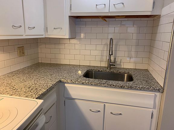 2nd image of 3000 E Dorothy Ln APT 4