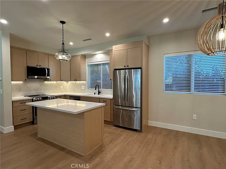4381 Allott Ave — Photo 6