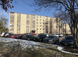 9725 S Karlov Ave APT 305, Oak Lawn, IL 60453