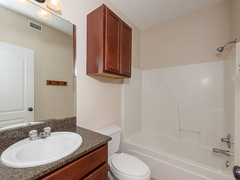Richmond Ridge Townhomes — Photo 12