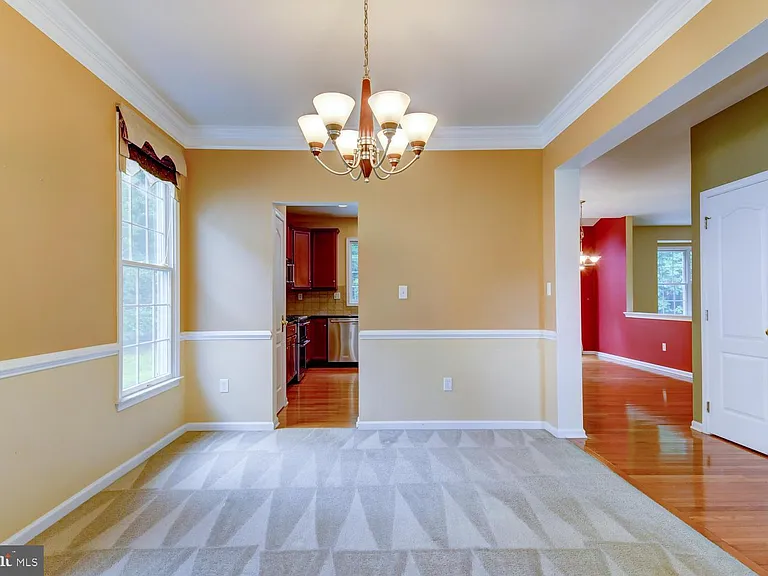 45 Lockwood Dr — Photo 9