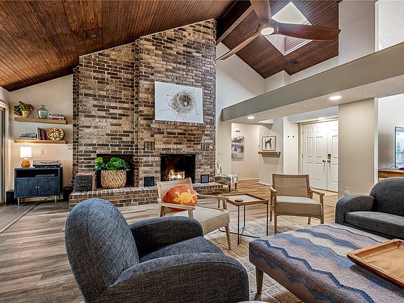 4th image of 55 Dogwood Dr