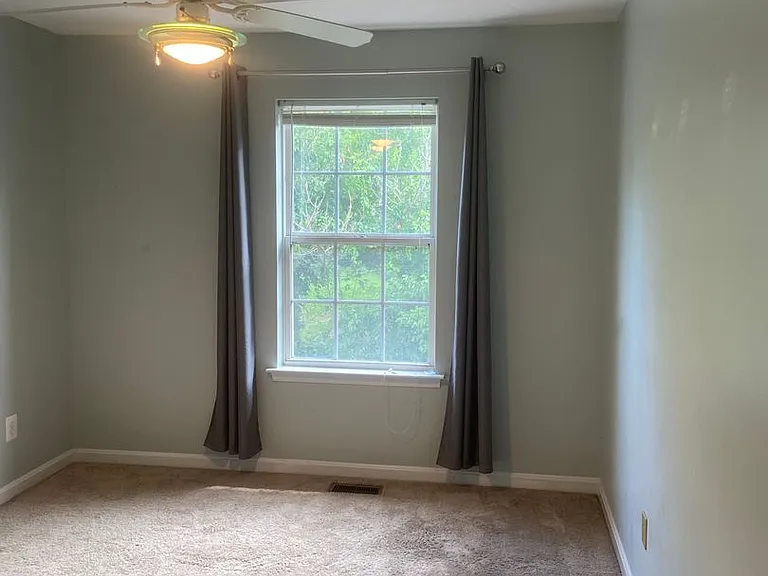 203 Glen View Ter — Photo 12
