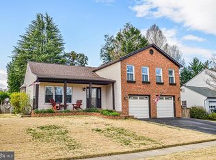 8837 Seacraft Ct, Springfield, VA 22153