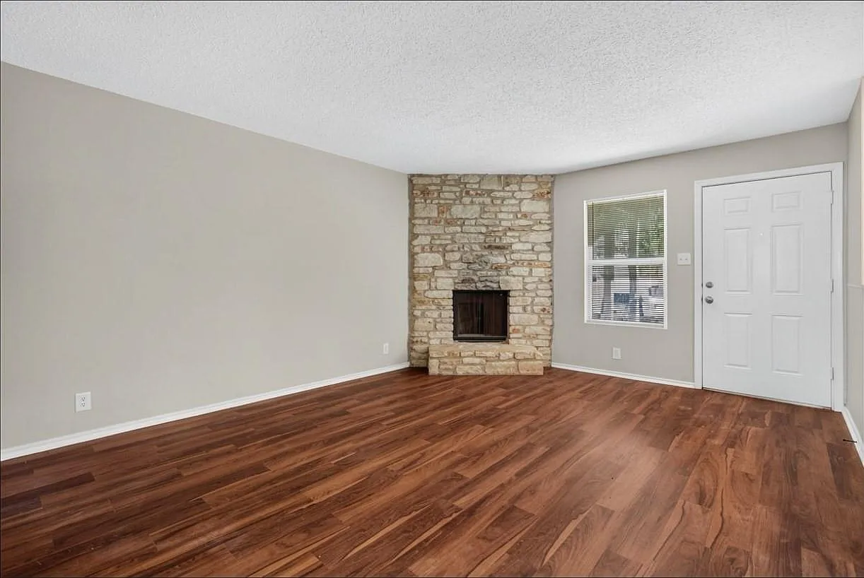 2 bed, 1.0 bath, 780 sqft, $1,150 — Photo 3