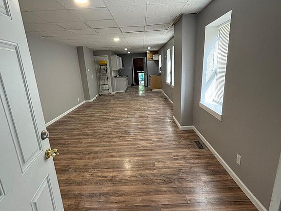 2nd image of 194 Ellison St #194