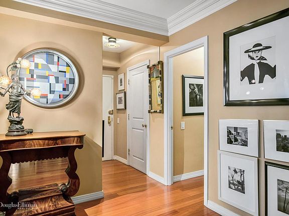 5th image of 200 E 57th St APT 9L