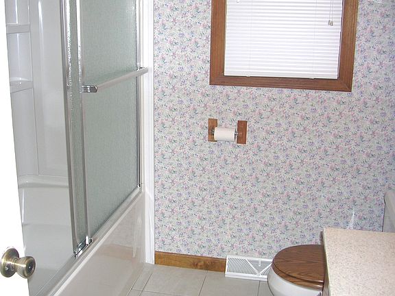 2nd image of 35 Saint Andrews Dr