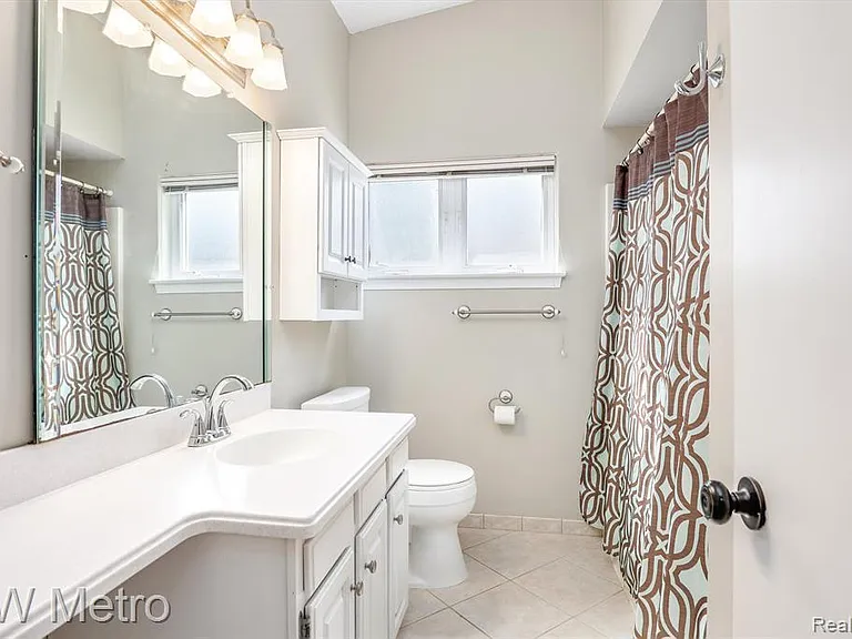 320 W La Salle Ave — Photo 8