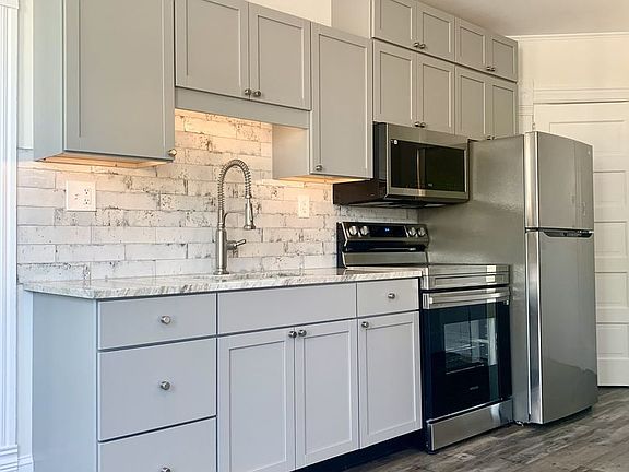 2nd image of 402 S Loudoun St #5